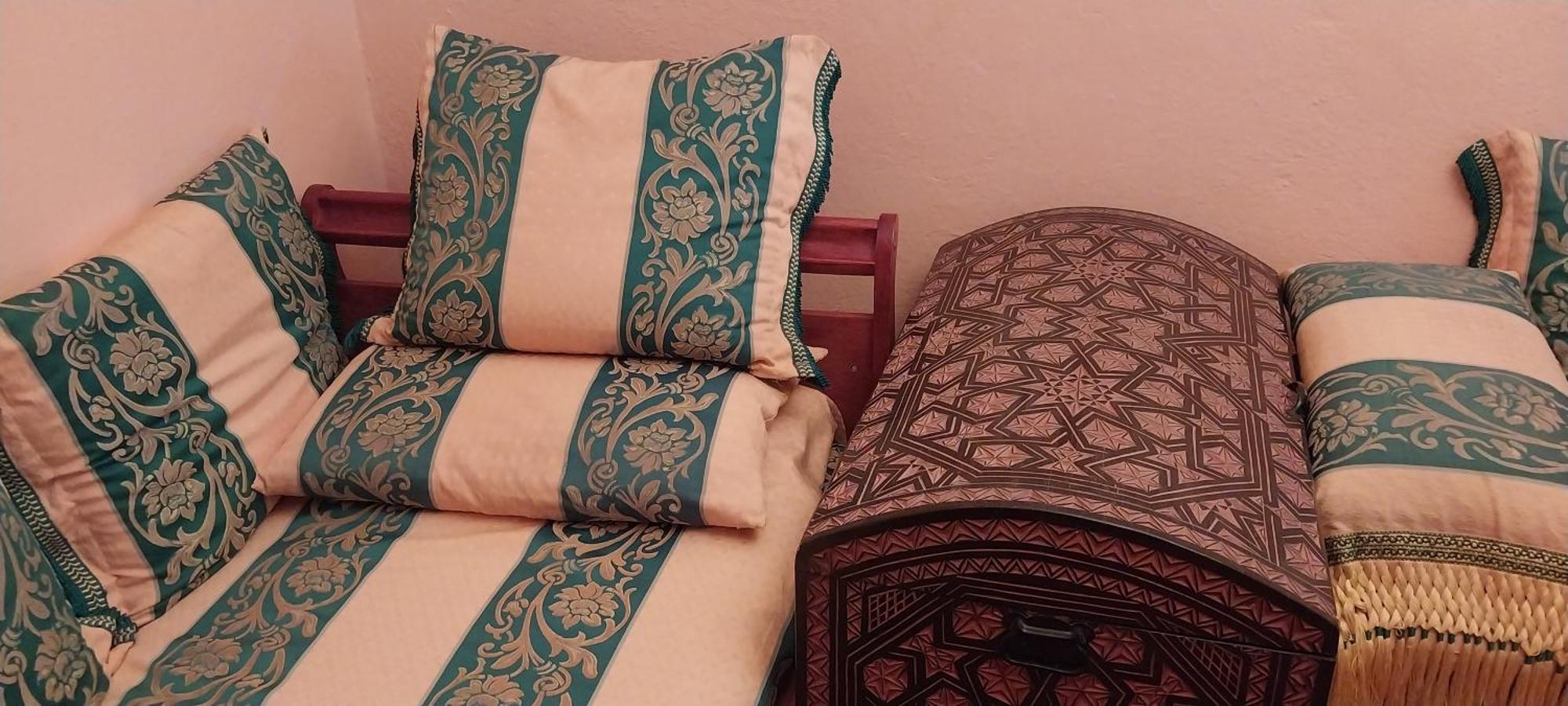 Riad Lala Zakia Moulay Idriss Rom bilde